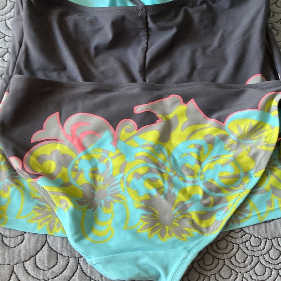 Athleta tankini and bottoms - Picture 9 of 9